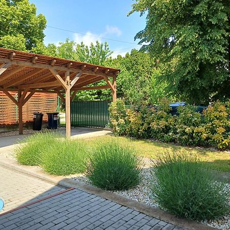 Oliva 8 fős Balatoni Nyaraló Balatonakarattya Esterno foto