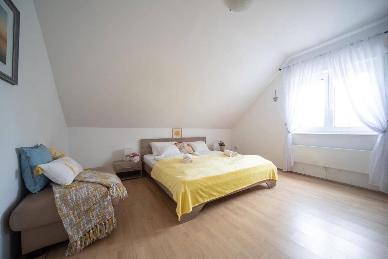 Oliva 8 fős Balatoni Nyaraló Balatonakarattya Esterno foto