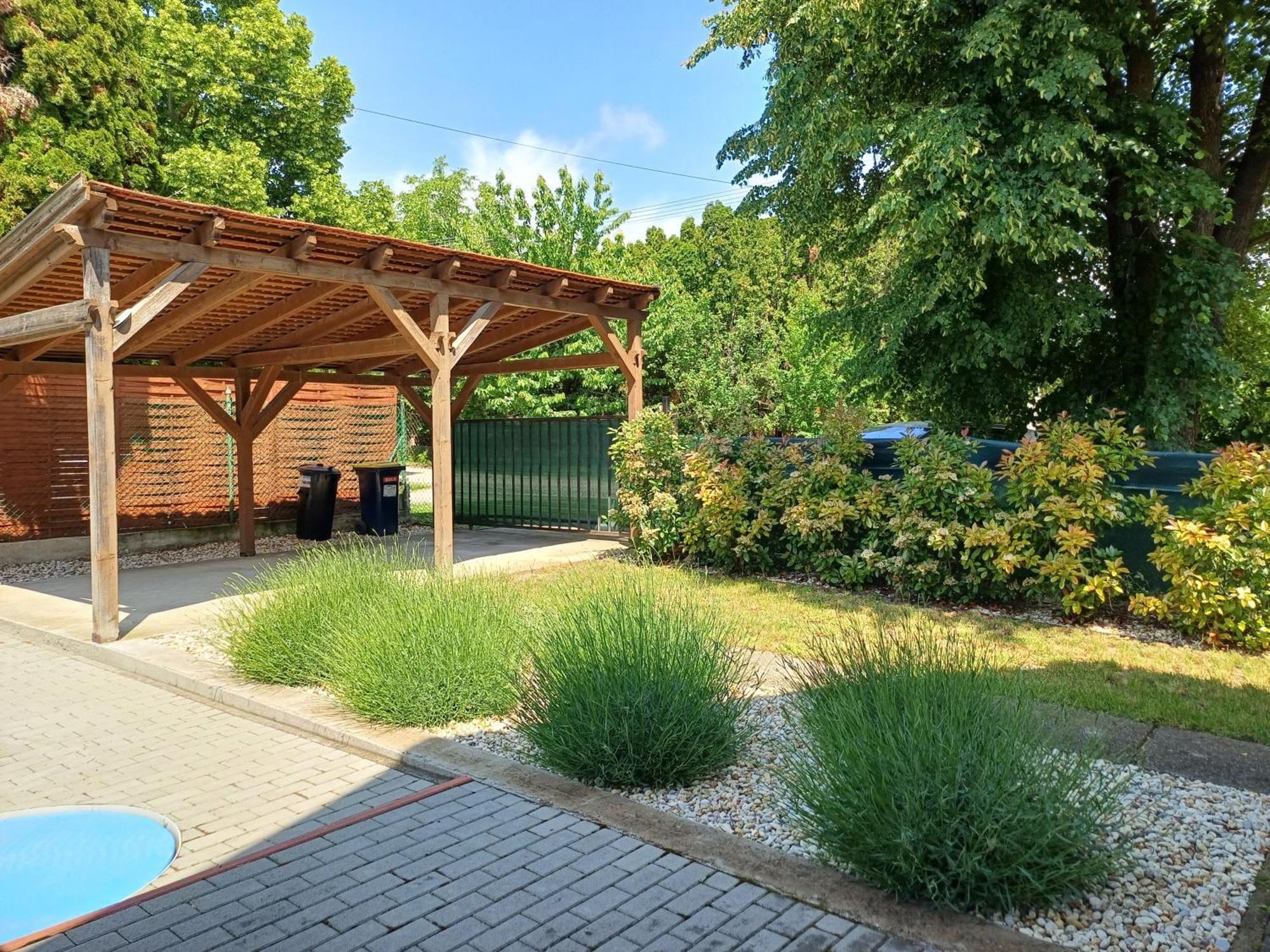 Oliva 8 fős Balatoni Nyaraló Balatonakarattya Esterno foto